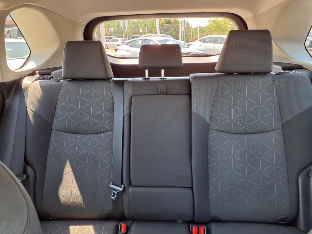 2022 Toyota RAV4 XLE photo 15