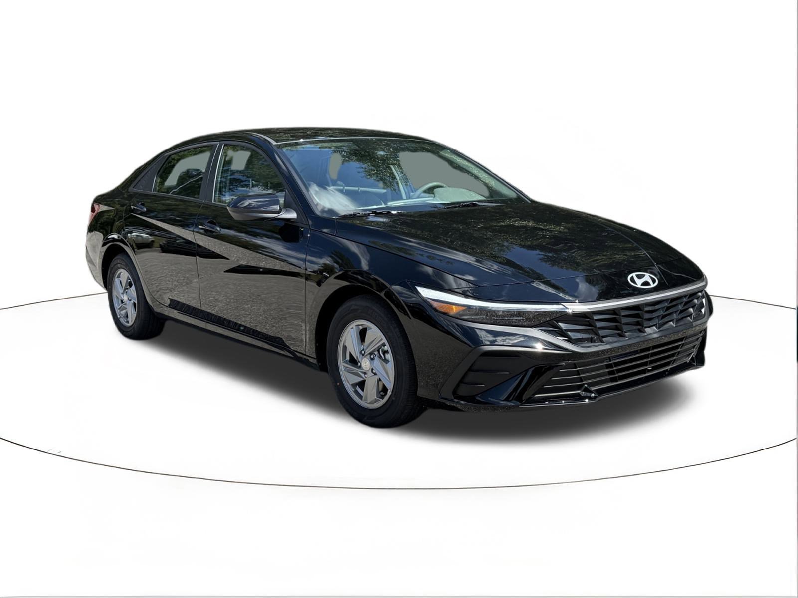 2026 Hyundai Elantra SE's photo