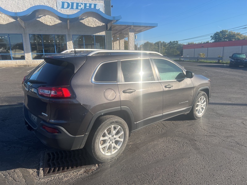 2018 Jeep Cherokee Latitude photo 2