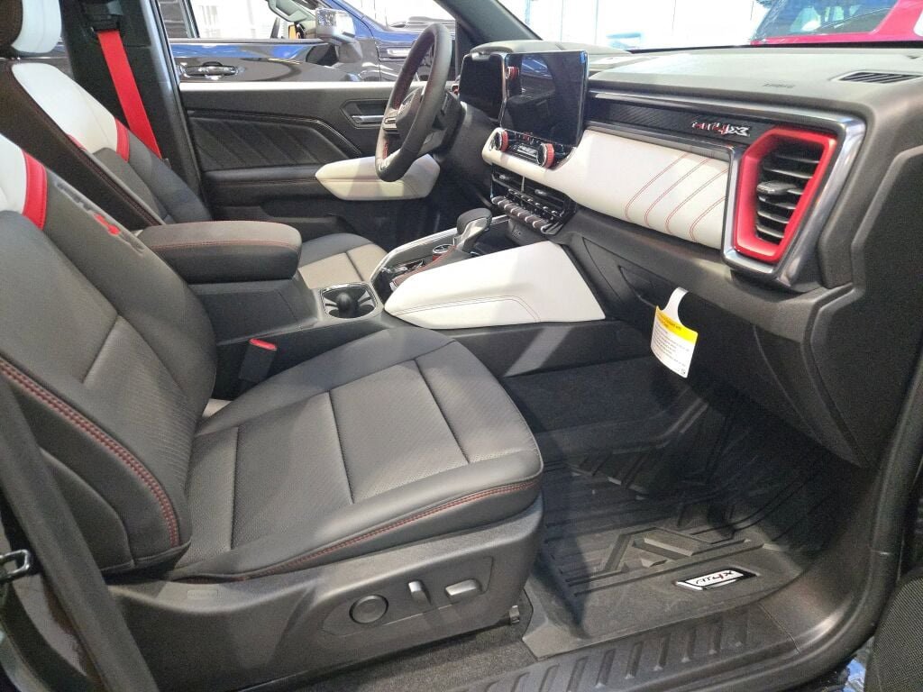 2026 Gmc Canyon AT4X photo 6