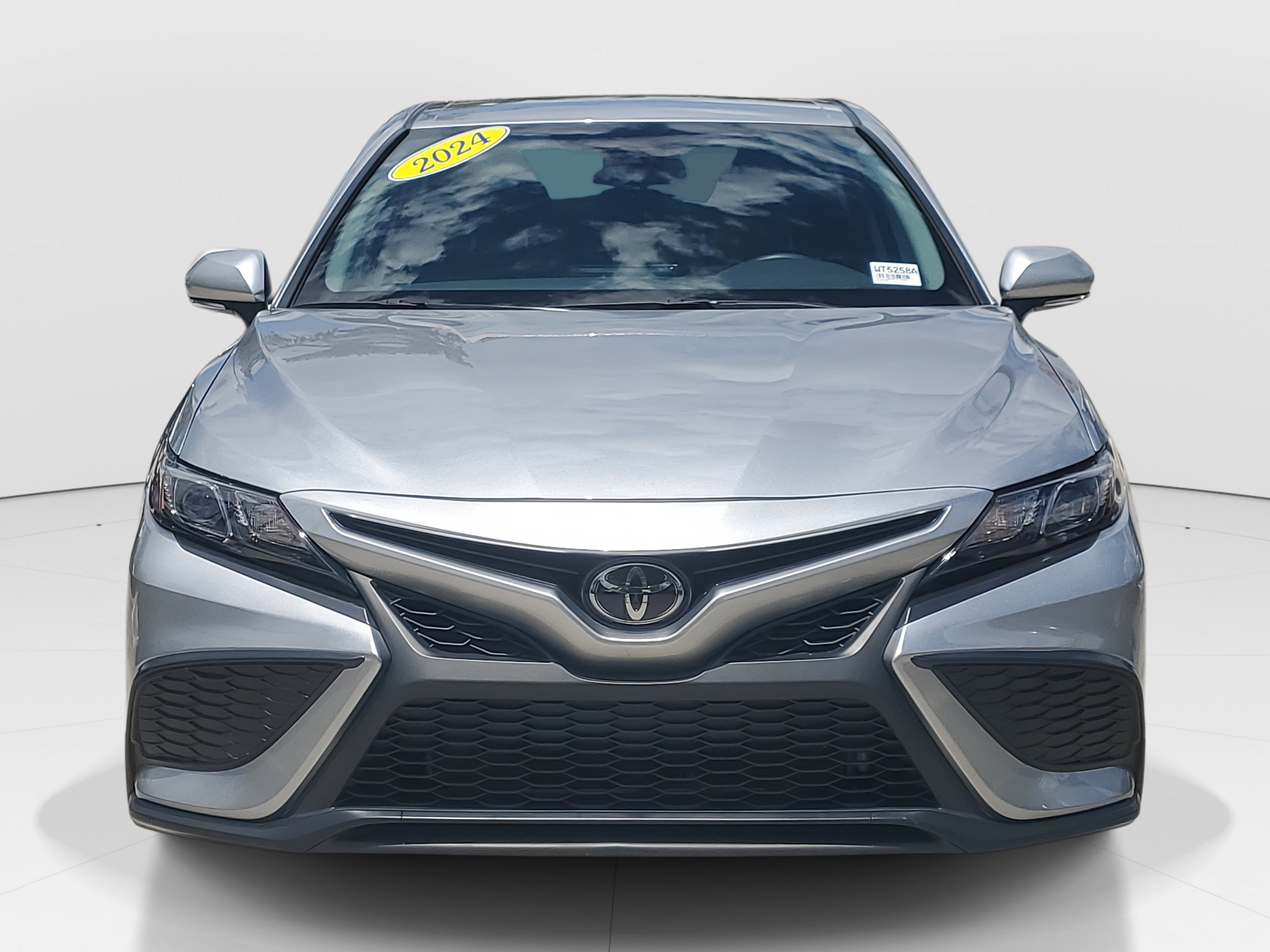 2024 Toyota Camry SE photo 3