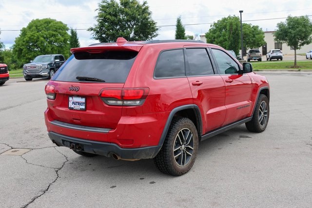 Used 2018 Red Jeep Trailhawk image 4