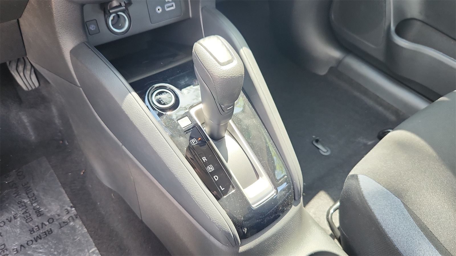 2025 Nissan Versa SV photo 13