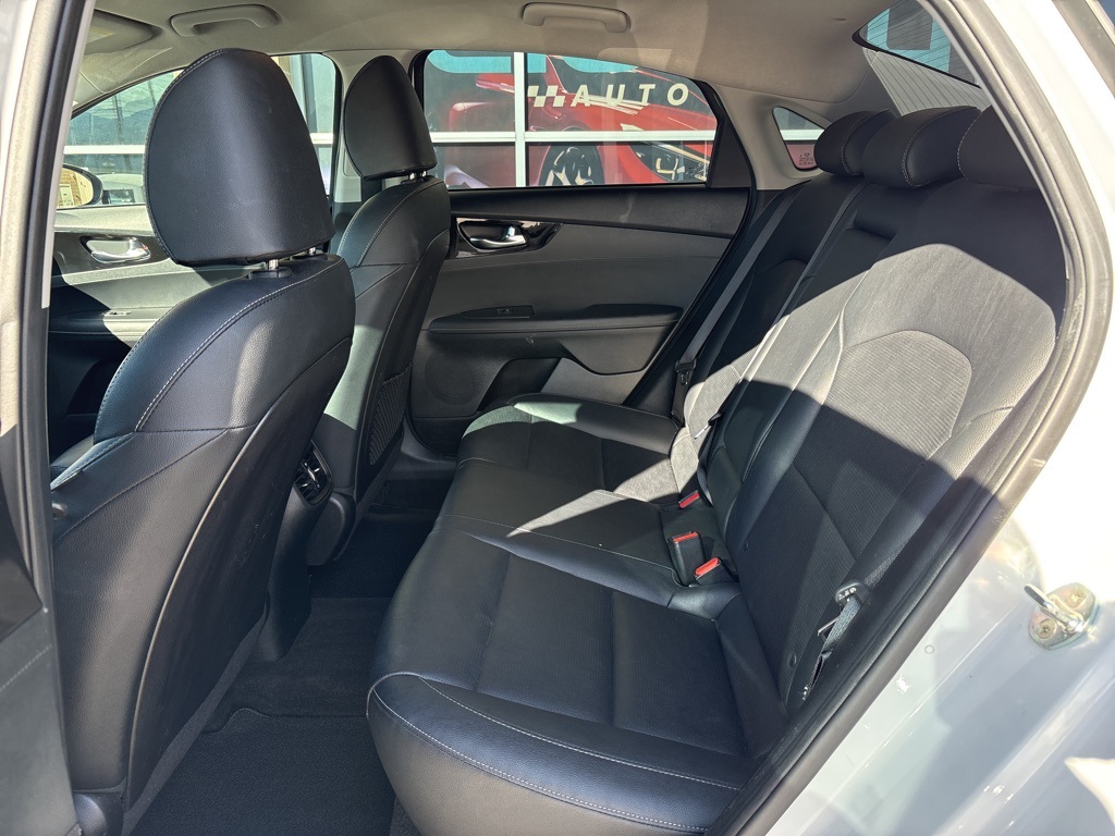 2019 Kia Forte EX photo 16