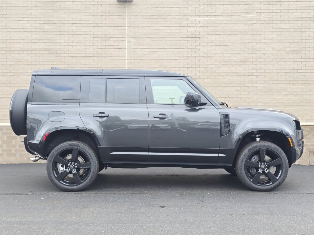 2025 Land Rover Defender 110 X-Dynamic SE photo 33