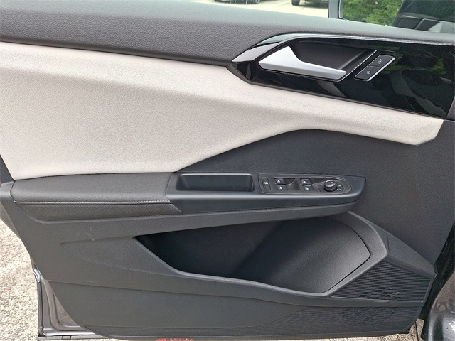 2025 Volkswagen Taos S photo 4