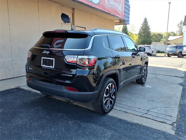2022 Jeep Compass Limited photo 2