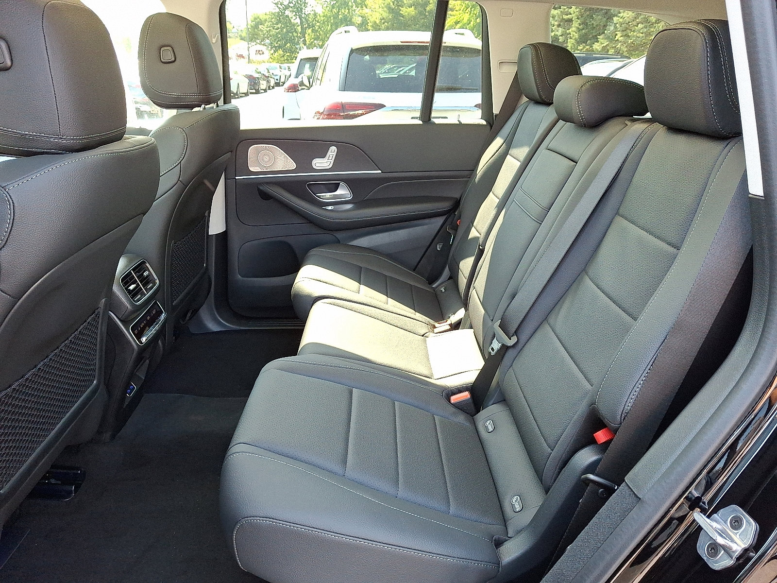 2026 Mercedes Benz GLS 450 4MATIC photo 10