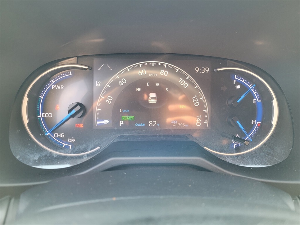 2024 Toyota RAV4 Hybrid SE photo 17
