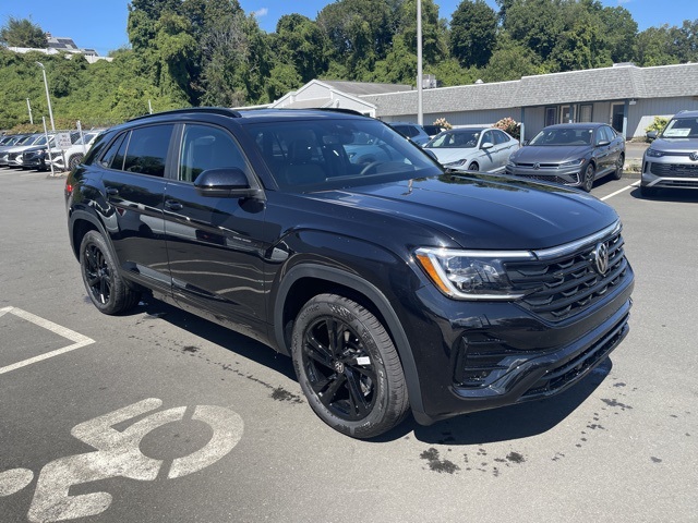 2026 Volkswagen Atlas Cross Sport SEL R-Line photo 4