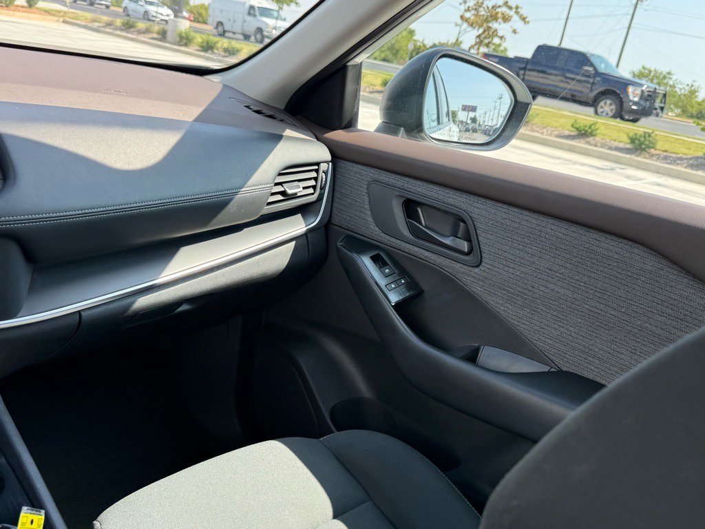 2023 Nissan Rogue S photo 10