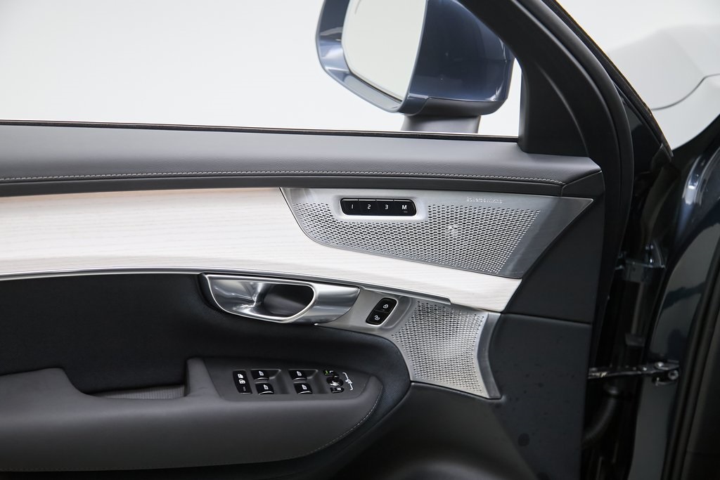 2025 VOLVO XC90 - Image 10