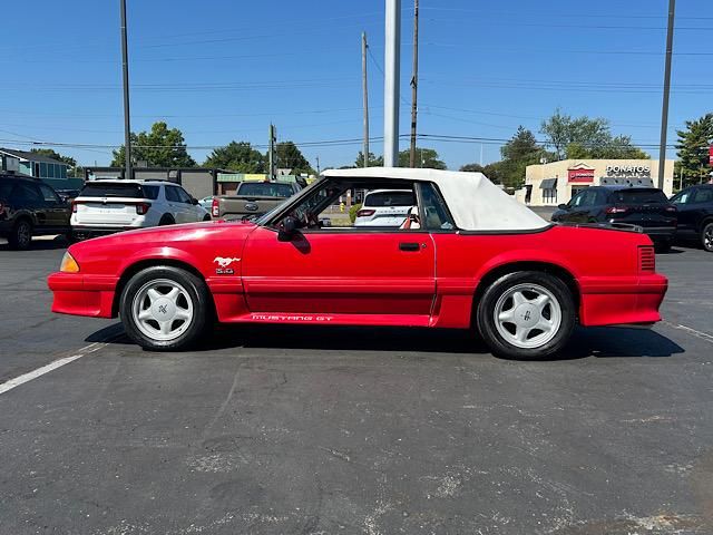 1992 Ford Mustang GT photo 15
