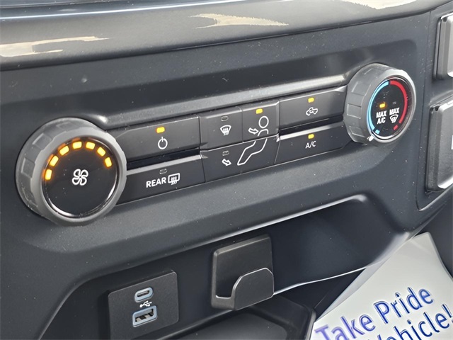 2022 Ford F-150 XL photo 22
