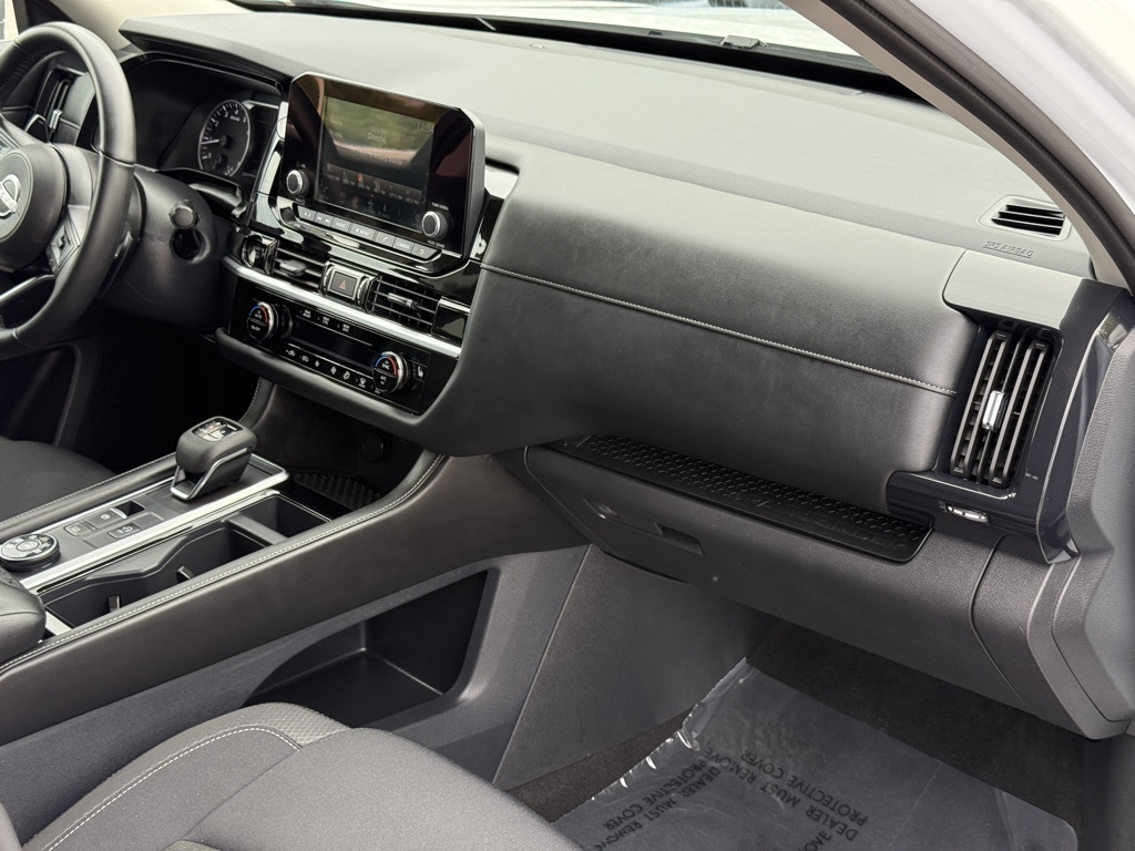 2025 Nissan Pathfinder SV photo 27