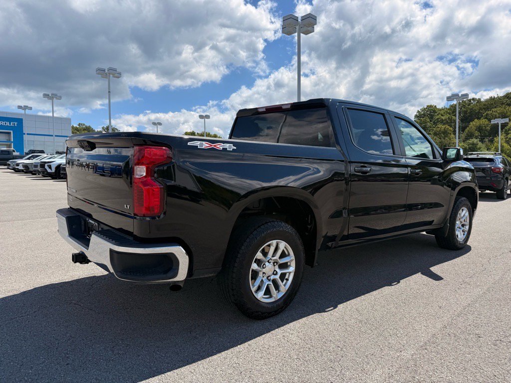 2023 Chevrolet Silverado 1500 LT photo 4