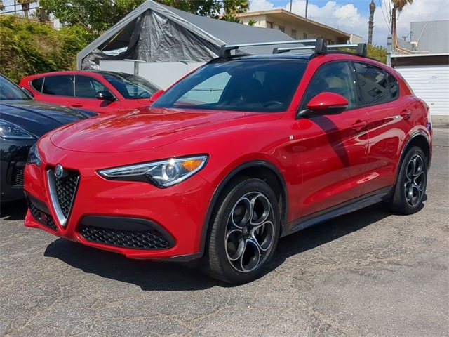 2022 Alfa Romeo Stelvio Ti photo 3