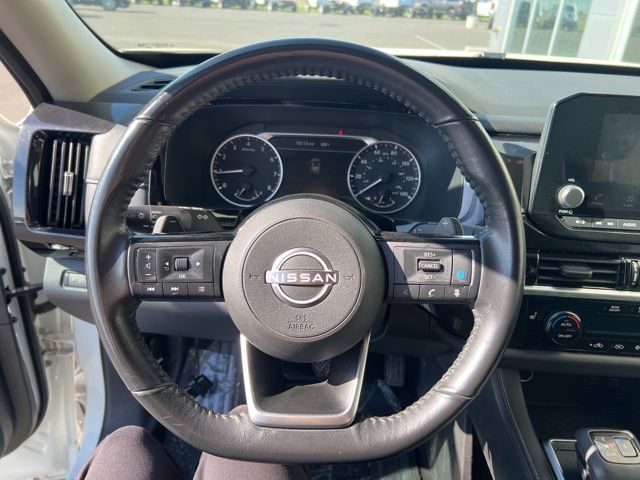 2022 Nissan Pathfinder SV photo 13