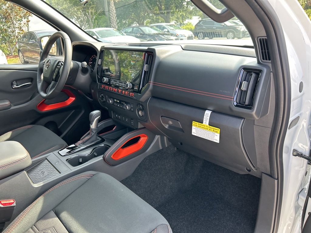 2025 Nissan Frontier PRO-4X photo 37