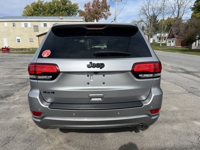 2021 Jeep Grand Cherokee Laredo X photo 3