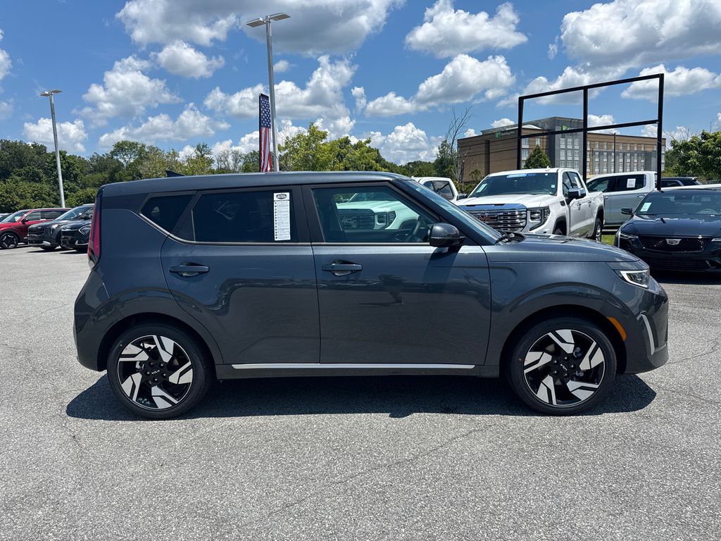 2025 Kia Soul GT-Line photo 2