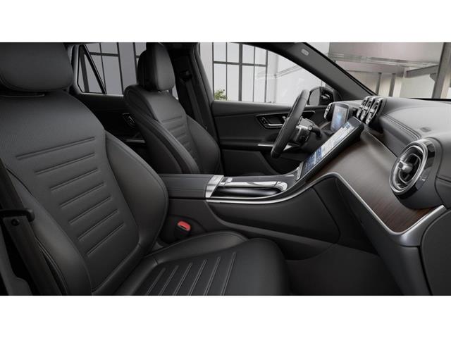 2025 Mercedes Benz GLC 300 4MATIC photo 4