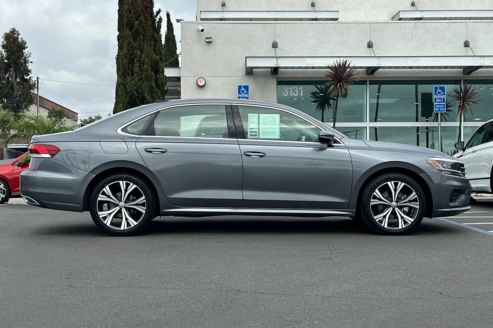 2022 Volkswagen Passat 2.0T SE photo 3
