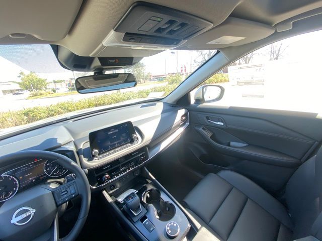 2026 Nissan Rogue SV photo 7