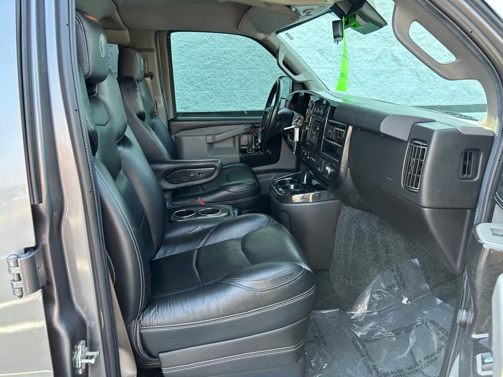 2021 Chevrolet Express LS photo 21