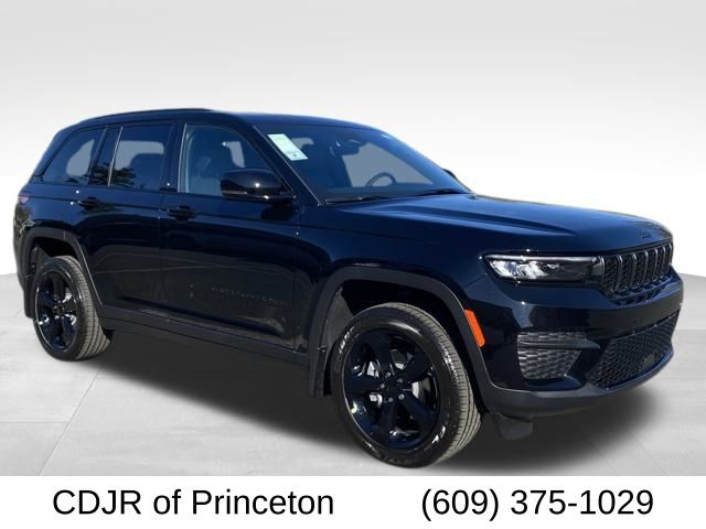 2025 Jeep Grand Cherokee Altitude's photo