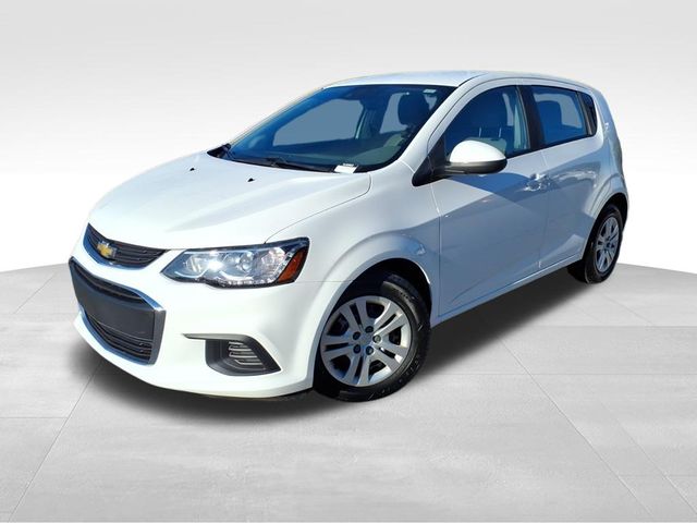 2020 Chevrolet Sonic LT photo 2