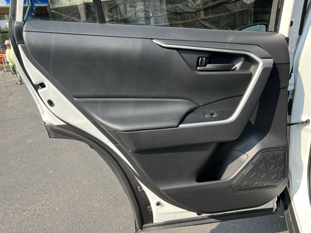 2021 Toyota RAV4 Hybrid LE photo 21