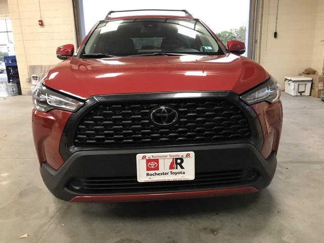 2022 Toyota Corolla Cross LE photo 9