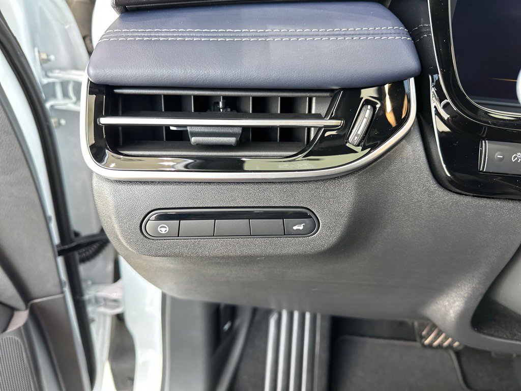 2026 Infiniti QX60 Luxe photo 21
