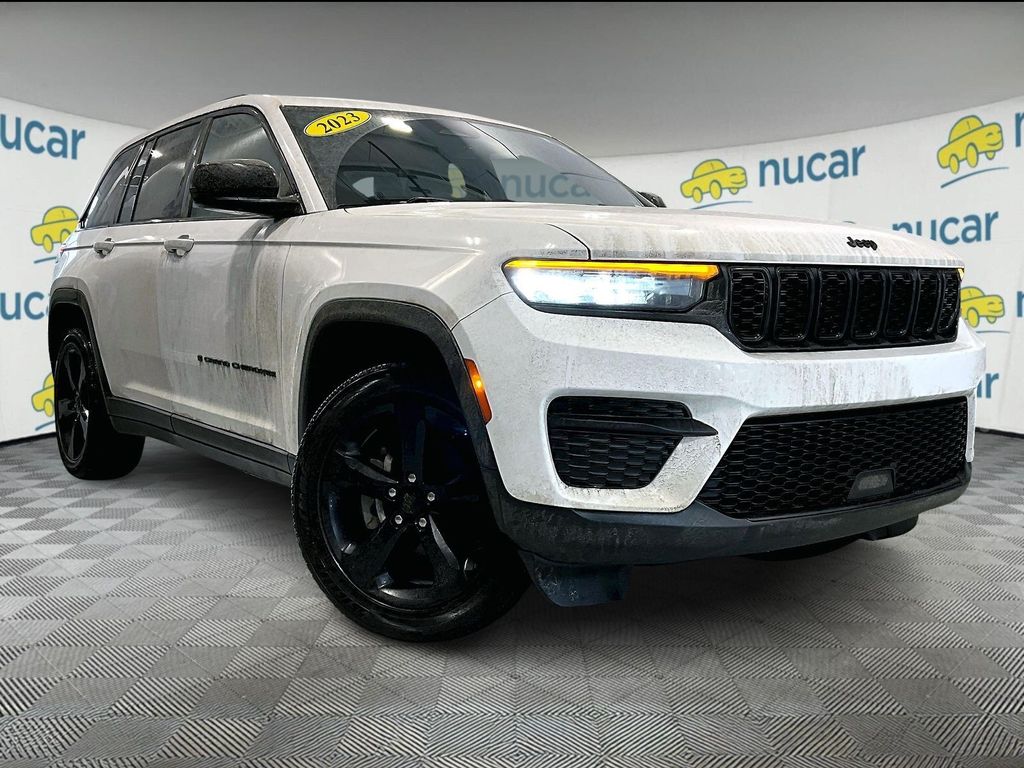 2023 Jeep Grand Cherokee Altitude's photo