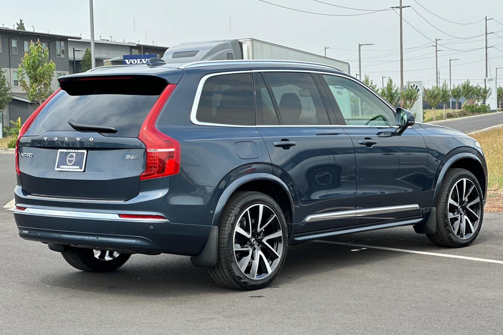 2025 Volvo XC90 Plus photo 3