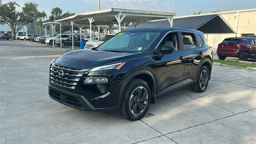 2024 Nissan Rogue SV photo 2