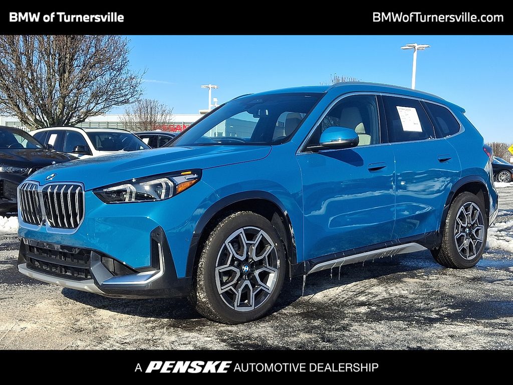 2025 BMW X1 28i's photo