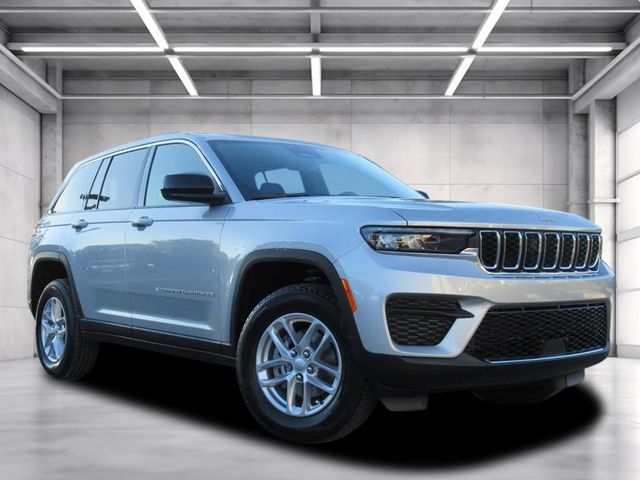 2025 Jeep Grand Cherokee Laredo's photo