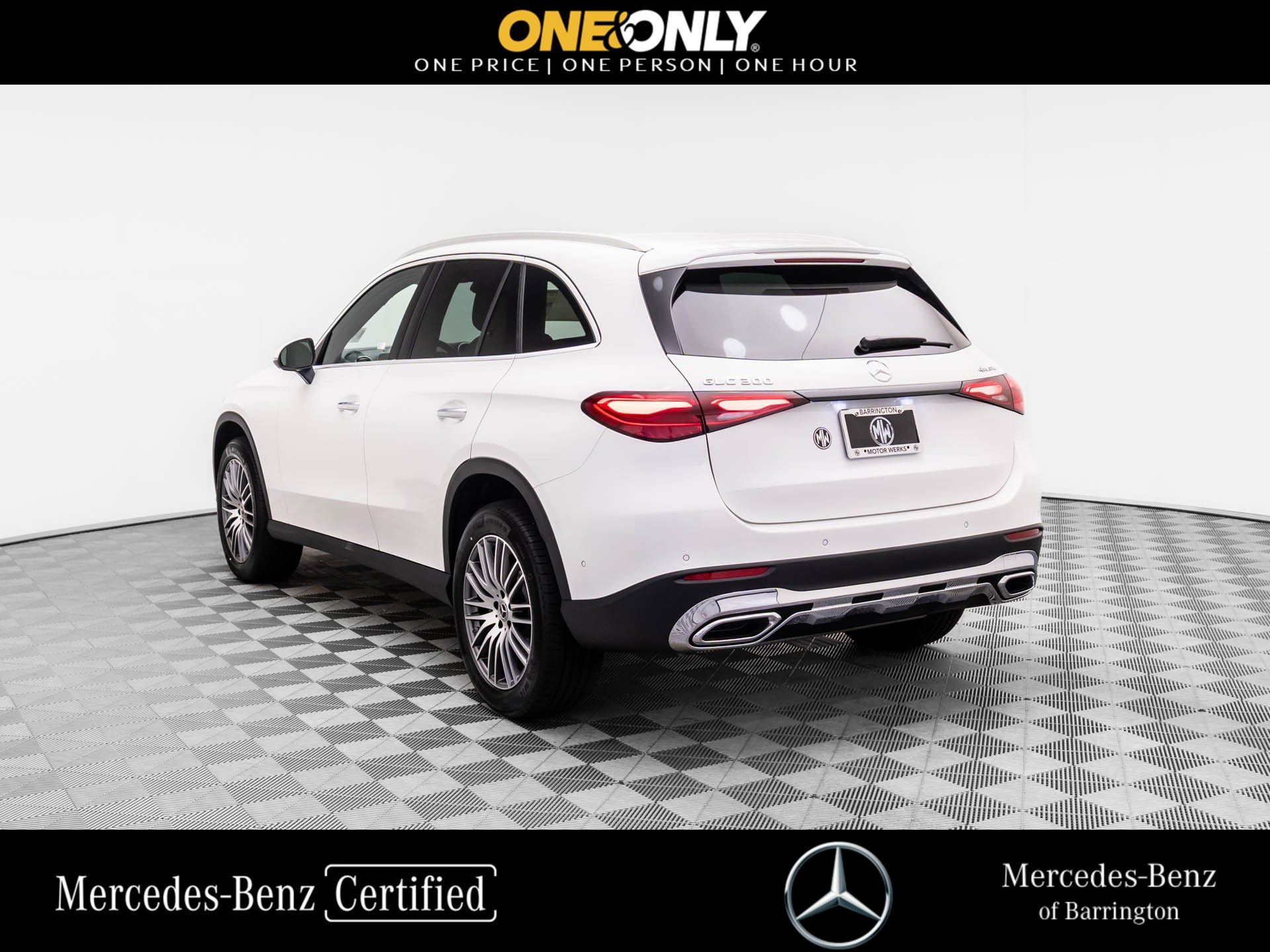 2025 Mercedes Benz GLC 300 4MATIC photo 2
