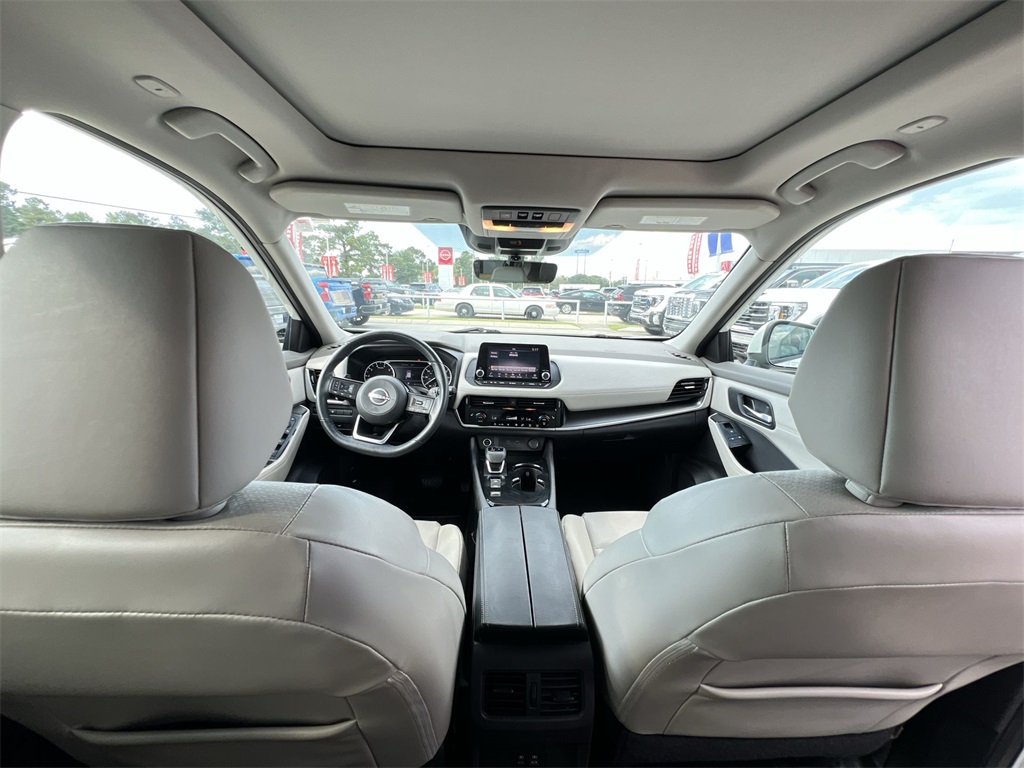 2022 Nissan Rogue SV photo 5