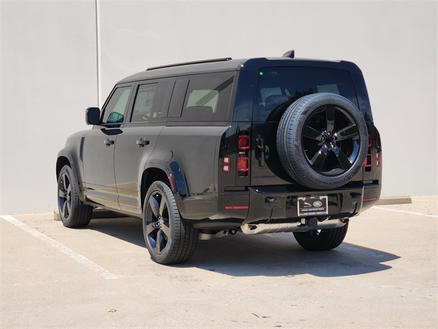 2025 Land Rover Defender 130 X-Dynamic SE photo 3