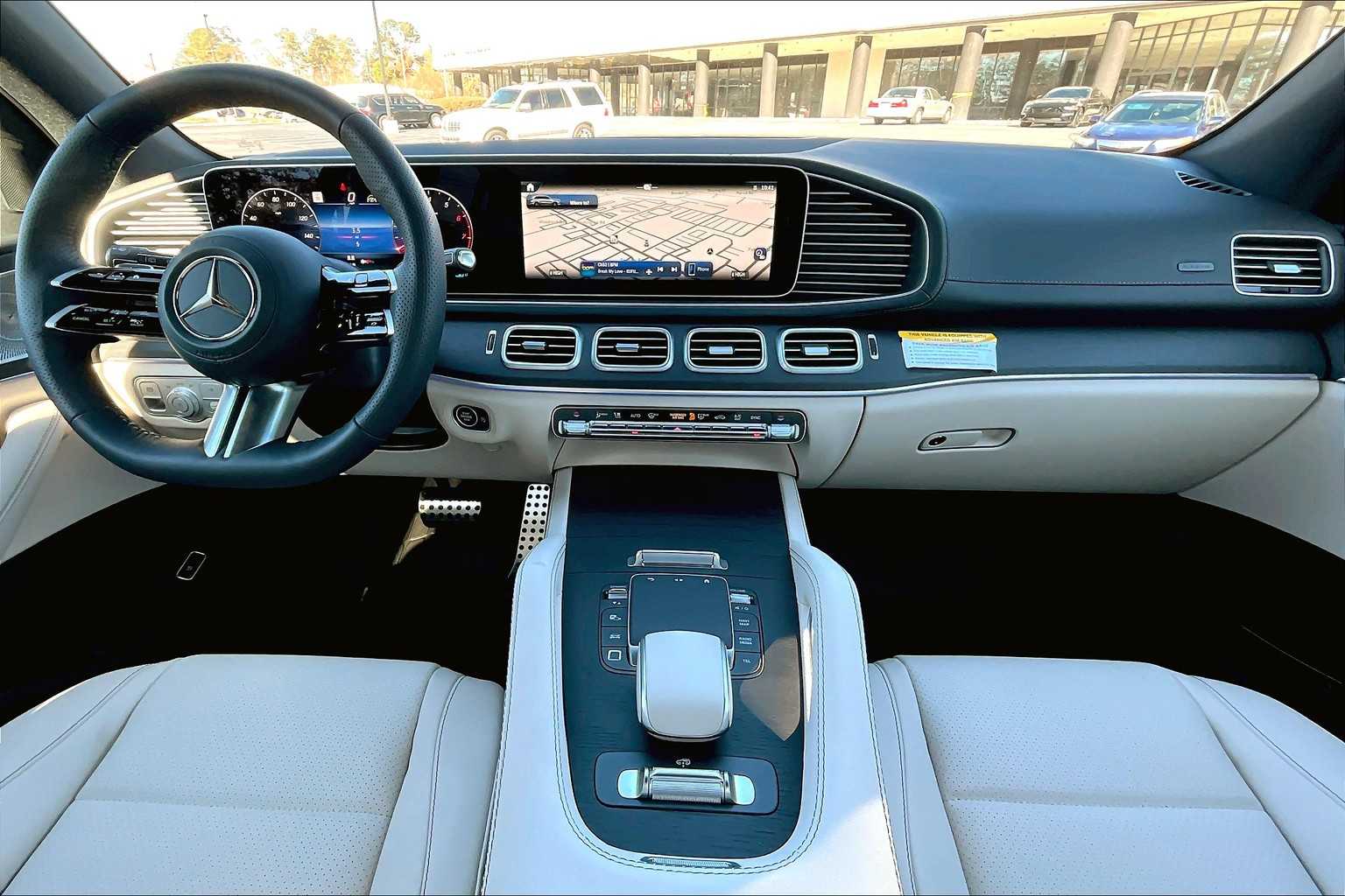 2025 Mercedes Benz GLS 450 4MATIC photo 5