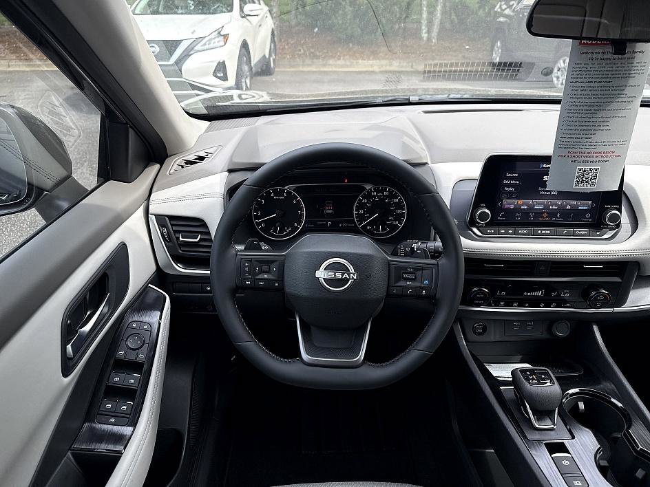 2025 Nissan Rogue SV photo 12