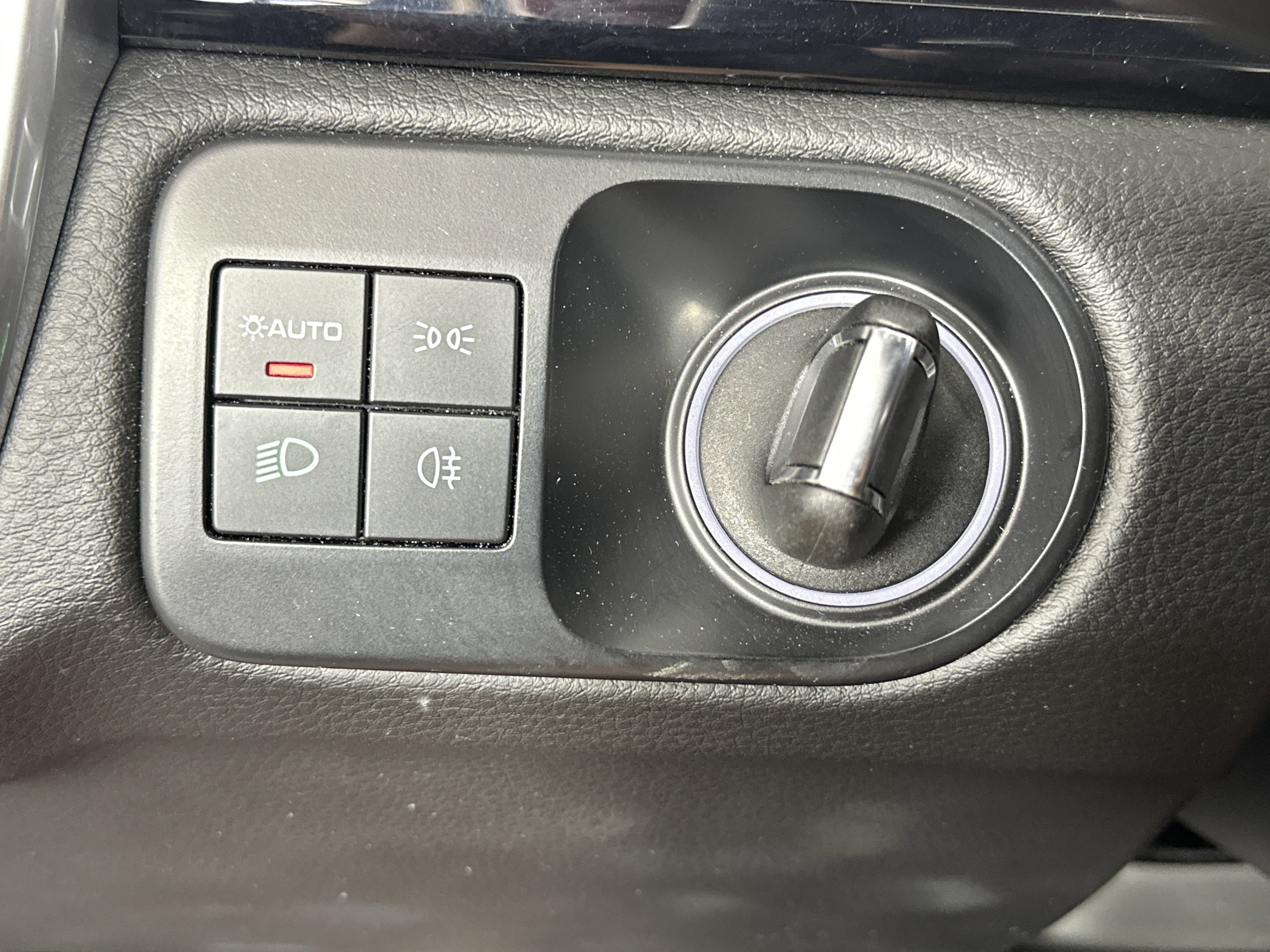 2022 Porsche Cayenne Base photo 14