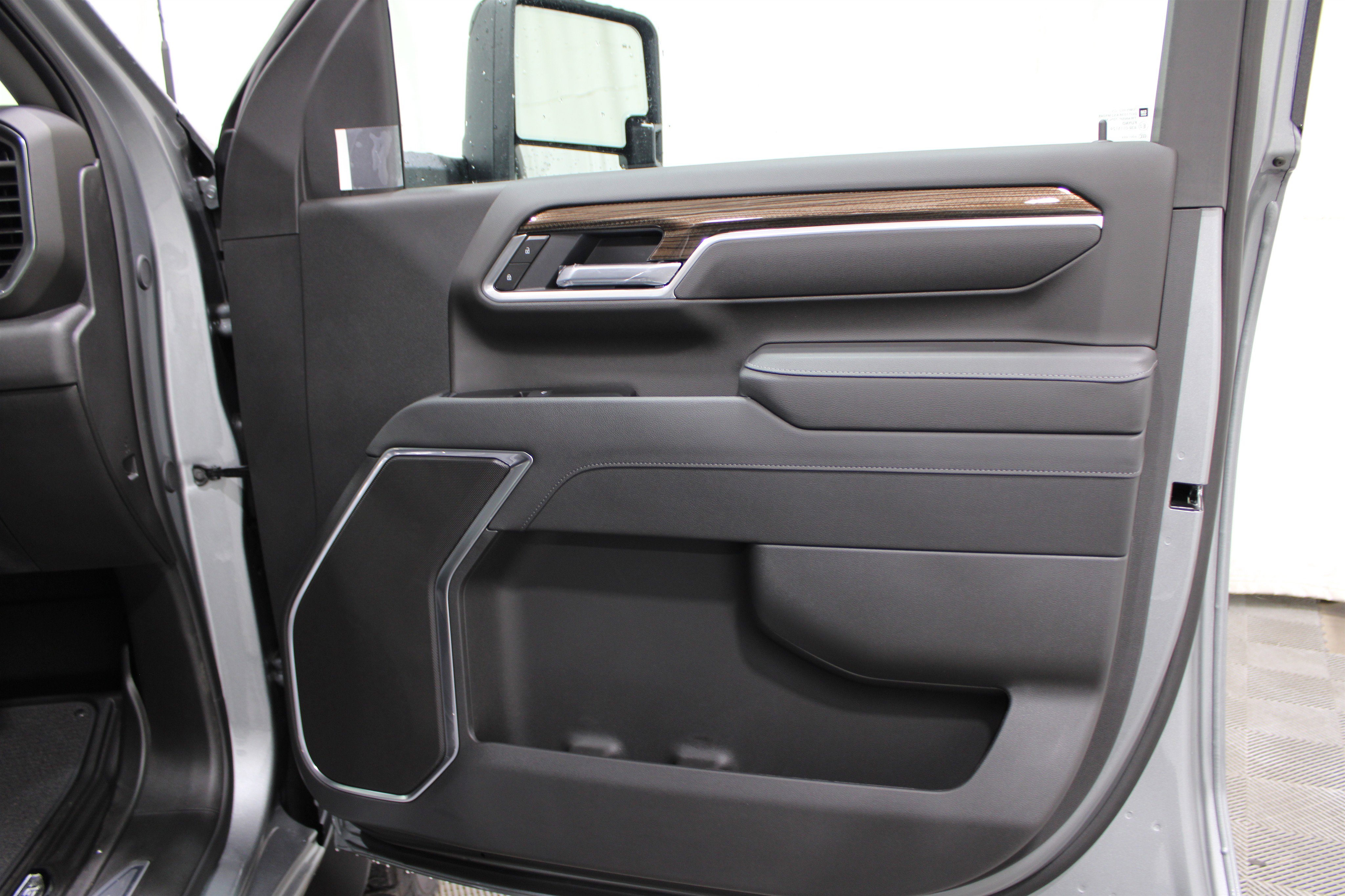 2025 Chevrolet Silverado 2500HD LT photo 19