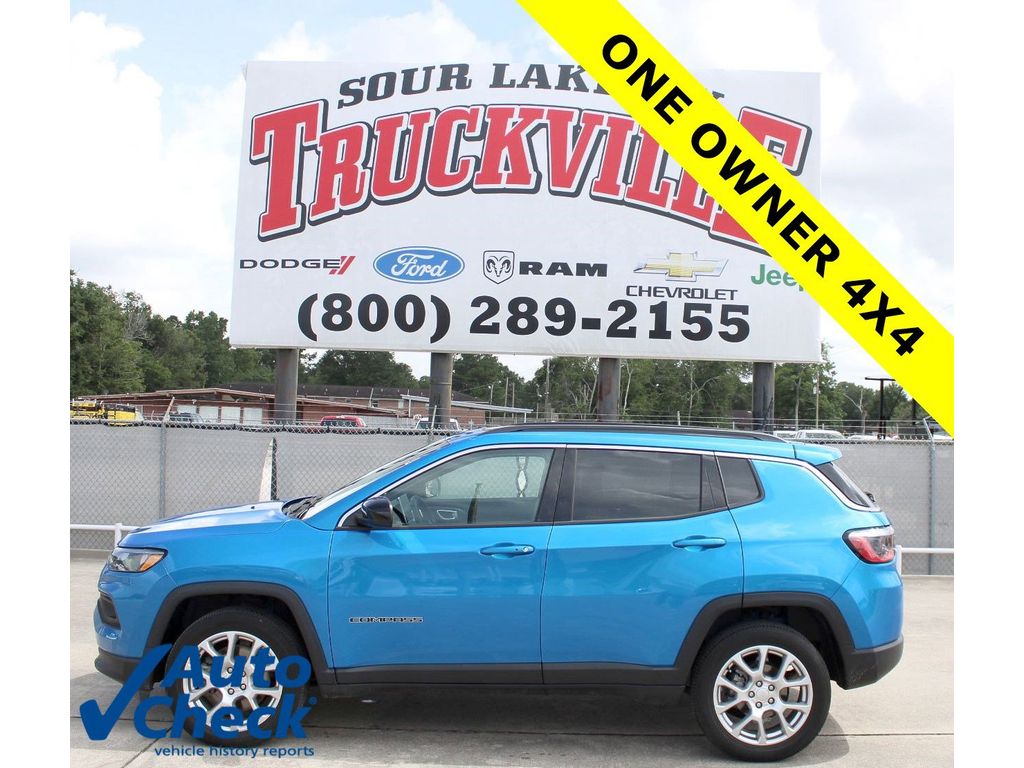 2023 Jeep Compass Latitude Lux's photo