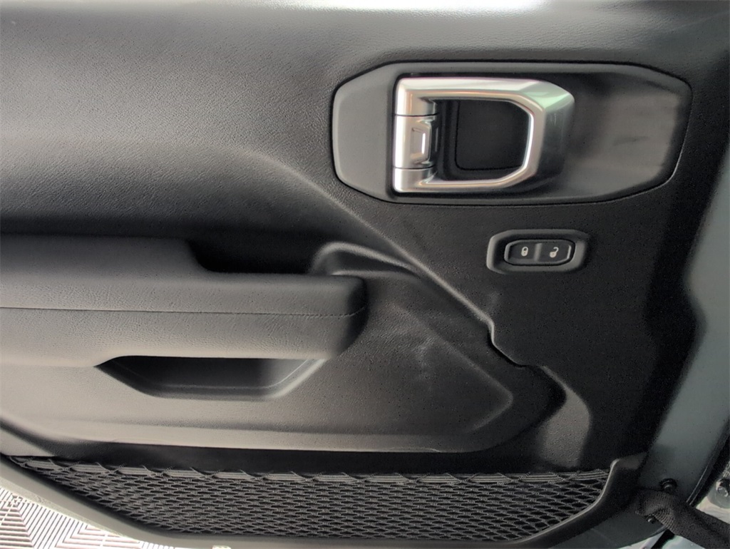 2025 Jeep Wrangler Sport photo 10