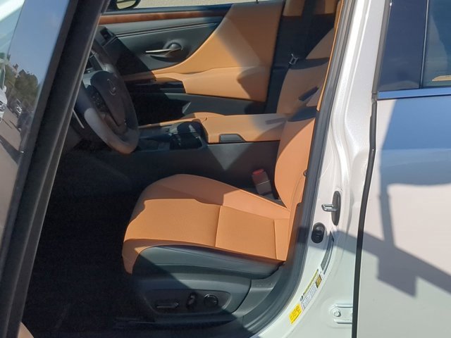 2022 Lexus ES 350 photo 11