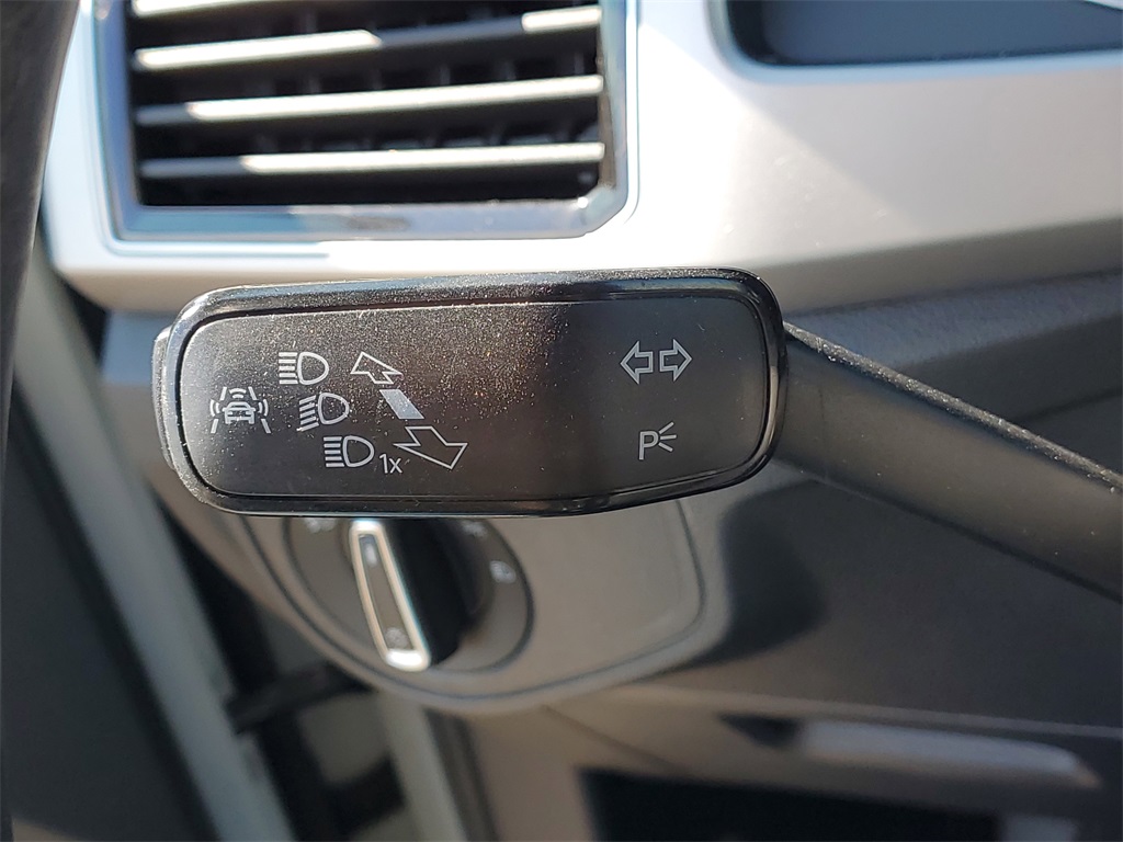 2018 Volkswagen Atlas SEL photo 19